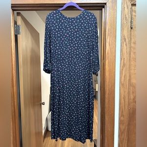 12P Floral LOFT Midi Dress